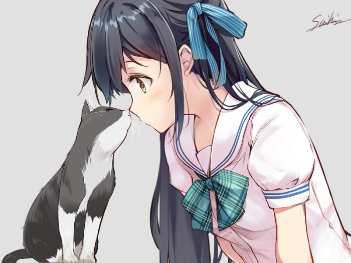 1girl animal bangs banned_artist black_hair blue_bow blush bow brown_eyes cat closed_mouth commentary_request grey_background hair_bow long_hair noses_touching original plaid plaid_bow profile puffy_short_sleeves puffy_sleeves sailor_collar school_uniform serafuku shirt short_sleeves signature simple_background solo striped striped_bow suihi upper_body very_long_hair white_sailor_collar white_shirt