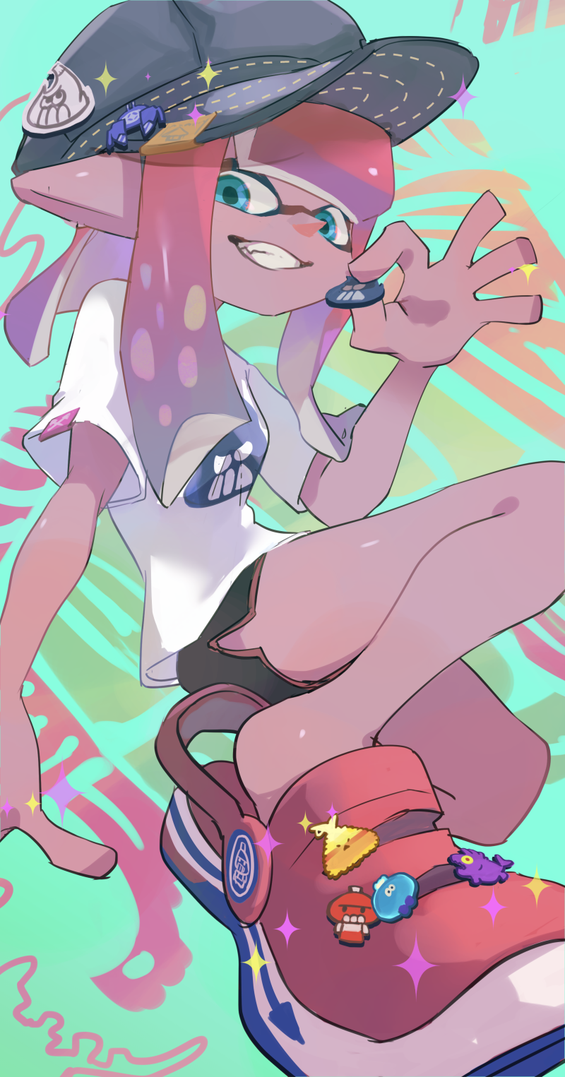 1girl black_shorts blue_eyes blue_hat cabbie_hat chum_(splatoon) crab_tank_(splatoon) crocs dark-skinned_female dark_skin fang fred_crumbs grin hand_up hat highres inkling inkling_girl inkling_player_character jelonzo_(splatoon) koike3582 long_hair pink_hair pointy_ears shirt short_sleeves shorts side_slit side_slit_shorts smile solo splatoon_(series) t-shirt teeth tentacle_hair white_shirt