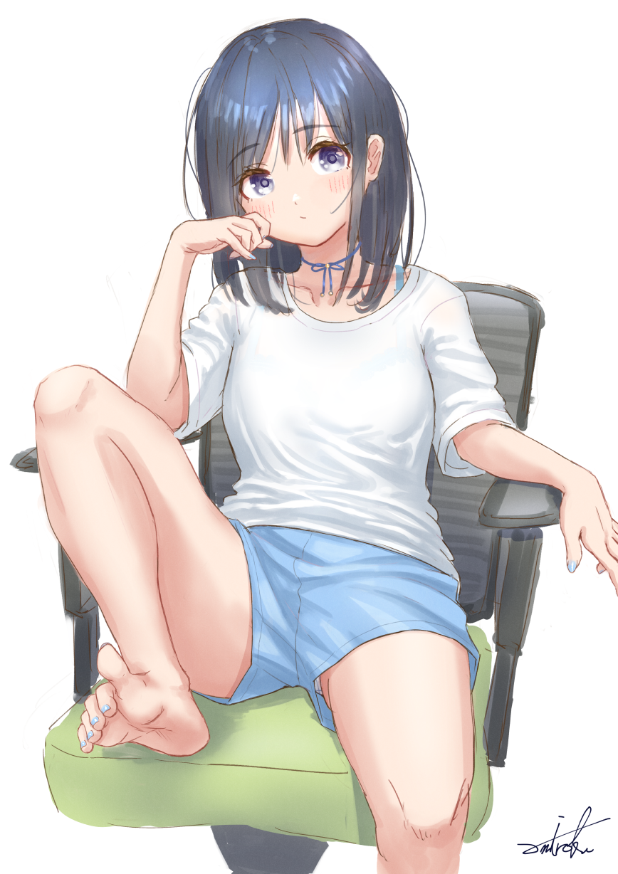 1girl barefoot black_hair blue_eyes blue_nails blue_shorts blush breasts chair closed_mouth collarbone commentary_request feet feet_out_of_frame head_tilt highres knee_up long_hair looking_at_viewer nail_polish office_chair on_chair original shirt short_shorts short_sleeves shorts signature simple_background sitting small_breasts soles solo toe-point toenail_polish toenails toes umiroku white_background white_shirt