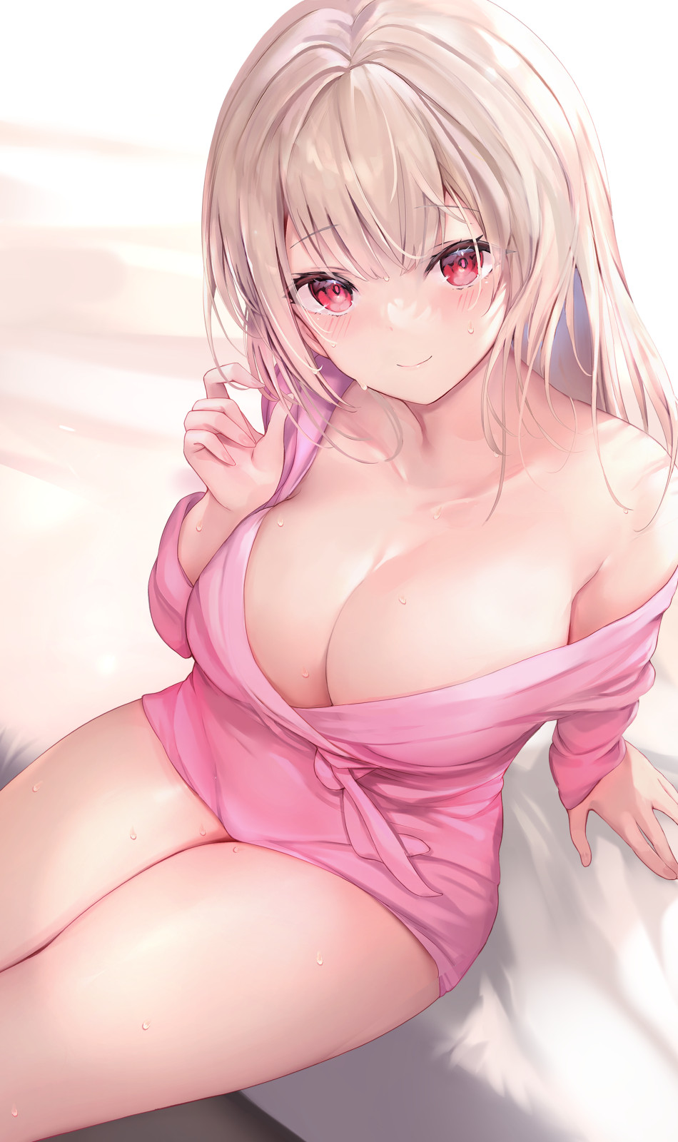 1girl arm_support bangs bare_shoulders blonde_hair breasts cleavage collarbone from_above haishiki highres large_breasts long_hair looking_at_viewer mole off_shoulder on_bed original pink_robe pink_shirt red_eyes robe shirt sitting sitting_on_bed smile solo sweat thighs