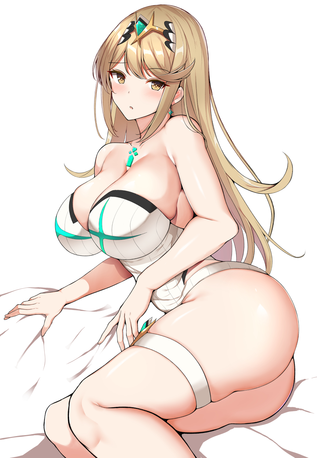 1girl ass bangs blonde_hair breasts casual_one-piece_swimsuit chest_jewel gem green_gemstone headpiece highres large_breasts long_hair mythra_(radiant_beach)_(xenoblade) mythra_(xenoblade) noeomi one-piece_swimsuit ribbed_swimsuit solo strapless strapless_swimsuit striped striped_swimsuit swept_bangs swimsuit two-tone_swimsuit vertical-striped_swimsuit vertical_stripes very_long_hair white_swimsuit xenoblade_chronicles_(series) xenoblade_chronicles_2 yellow_eyes