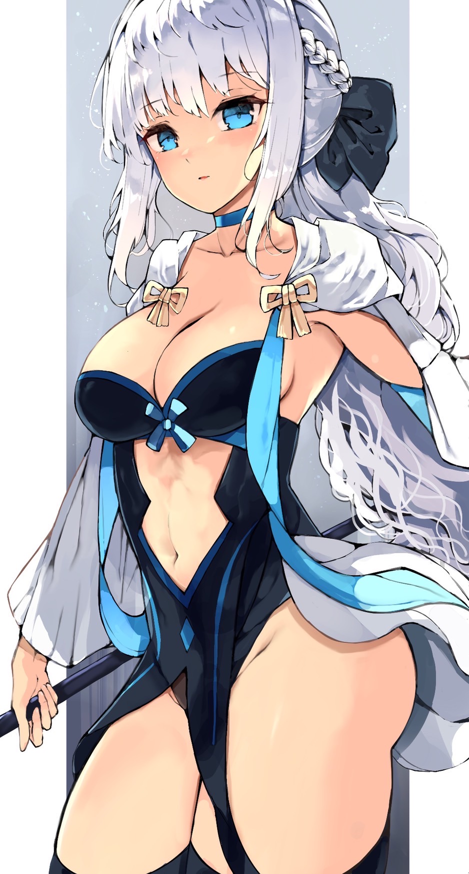 1girl bangs black_bow black_leotard black_thighhighs blue_choker bow braid breasts choker cleavage clothing_cutout collarbone commentary_request fate/grand_order fate_(series) grey_background grey_hair groin hair_bow highres holding leotard long_hair long_sleeves looking_at_viewer medium_breasts morgan_le_fay_(fate) navel navel_cutout parted_lips ponytail smile solo thighhighs two-tone_background venomrobo very_long_hair white_background wide_sleeves