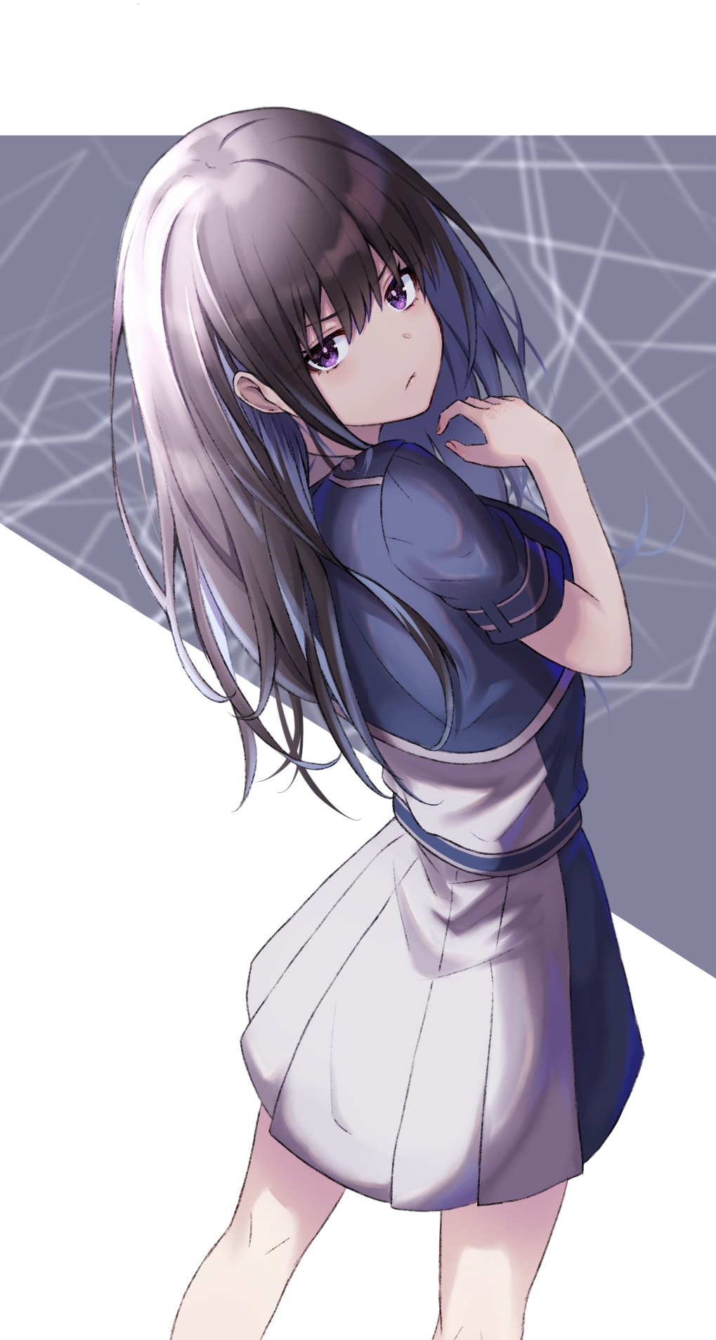 1girl bangs belt black_hair blue_belt blue_dress closed_mouth collared_shirt commentary_request dande_cat dress from_behind grey_dress highres inoue_takina long_hair looking_at_viewer looking_back lycoris_recoil lycoris_uniform pleated_dress purple_eyes school_uniform shirt short_hair solo standing two-tone_dress white_shirt
