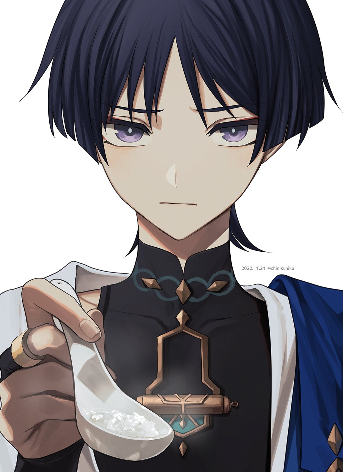 1boy arm_armor artist_name bangs black_shirt blue_hair blue_vest blunt_ends chinikuniku closed_mouth collarbone commentary dark_blue_hair dated fingernails food genshin_impact gold grey_vest hand_up highres holding holding_spoon jewelry looking_at_viewer male_focus mandarin_collar necklace official_alternate_costume open_clothes open_vest parted_bangs purple_eyes rice ring scaramouche_(genshin_impact) shirt short_hair short_sleeves simple_background sleeveless sleeveless_shirt solo spoon steam straight-on symbol-only_commentary twitter_username two-tone_vest upper_body vest wanderer_(genshin_impact) watermark white_background