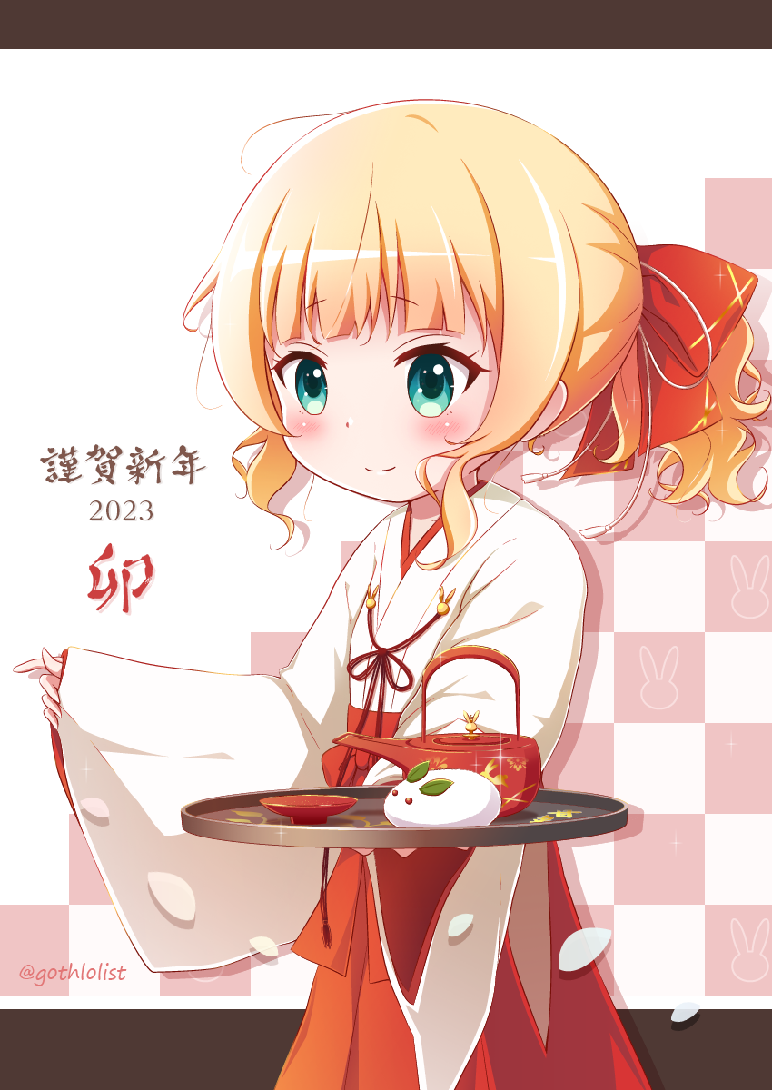1girl 2023 blonde_hair bow checkered_background chinese_zodiac closed_mouth commentary_request gochuumon_wa_usagi_desu_ka? goth_risuto green_eyes hair_bow hakama hakama_skirt highres holding holding_tray japanese_clothes kimono kirima_syaro letterboxed long_sleeves looking_at_viewer miko petals pinching_sleeves ponytail red_bow red_hakama skirt sleeves_past_wrists smile snow_bunny solo teapot translation_request tray twitter_username white_kimono wide_sleeves year_of_the_rabbit