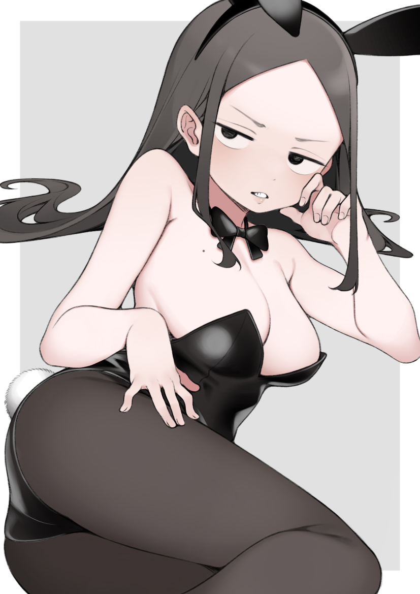 1girl animal_ears black_bow black_bowtie black_eyes black_hair black_leotard bow bowtie breasts cleavage clenched_teeth e_draw_paint fake_animal_ears fake_tail jitome large_breasts leotard long_hair looking_at_viewer lying mole mole_on_breast on_side original pantyhose playboy_bunny rabbit_ears rabbit_tail solo strapless strapless_leotard tail teeth