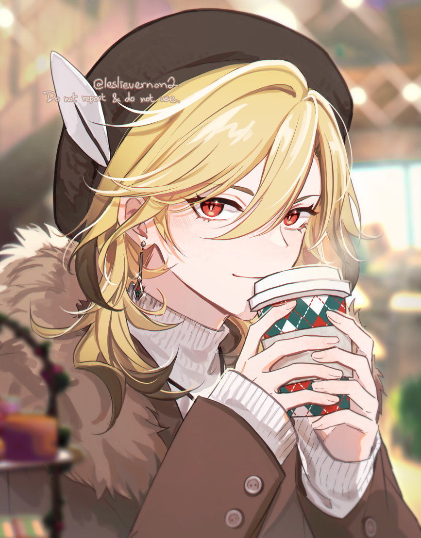 1boy artist_name bangs beret blonde_hair blurry blurry_background blurry_foreground blush brown_headwear brown_jacket buttons chinese_commentary closed_mouth coffee_cup commentary_request cup depth_of_field disposable_cup earrings eyelashes fur-trimmed_jacket fur_trim genshin_impact hair_between_eyes hands_up hat hat_feather holding holding_cup jacket jewelry kaveh_(genshin_impact) leslievernon18 long_hair long_sleeves looking_at_viewer male_focus parted_bangs red_eyes sidelocks sleeves_past_wrists smile solo sparkle sweater tiered_tray turtleneck twitter_username upper_body watermark white_sweater