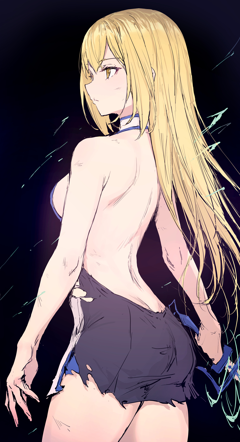 1girl aiz_wallenstein backless_dress backless_outfit bare_shoulders blonde_hair blue_background breasts closed_mouth cowboy_shot dress dungeon_ni_deai_wo_motomeru_no_wa_machigatteiru_darou_ka from_behind hair_between_eyes haoni highres holding holding_sword holding_weapon injury long_hair shoulder_blades sideboob sidelocks solo sword torn_clothes torn_dress weapon yellow_eyes