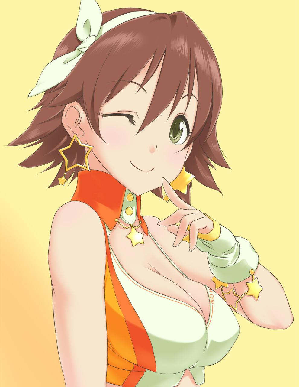 1girl bare_shoulders blush breasts brown_hair cleavage closed_mouth crop_top cropped_shirt earrings green_eyes hairband hand_up highres honda_mio idolmaster idolmaster_cinderella_girls idolmaster_cinderella_girls_starlight_stage index_finger_raised jewelry looking_at_viewer medium_breasts motogashi necklace one_eye_closed shirt short_hair simple_background sleeveless sleeveless_shirt smile solo star_(symbol) star_earrings star_necklace two-tone_shirt upper_body white_arm_warmers white_hairband yellow_background