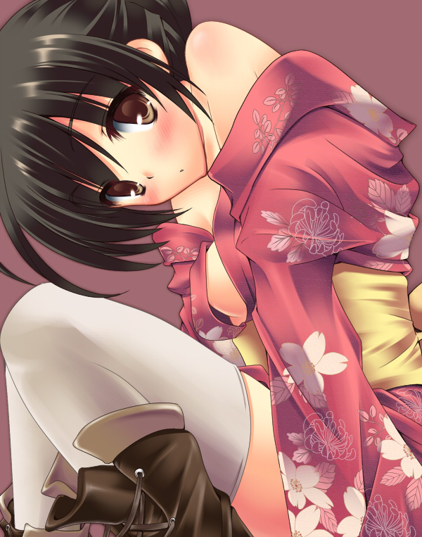 black_hair blush brown_eyes japanese_clothes kimono nanashi_(soregashi) original red_kimono solo thighhighs yukata