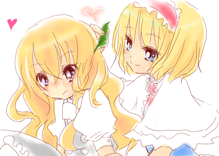 alice_margatroid amaku blonde_hair commentary_request hairband kirisame_marisa multiple_girls smile touhou