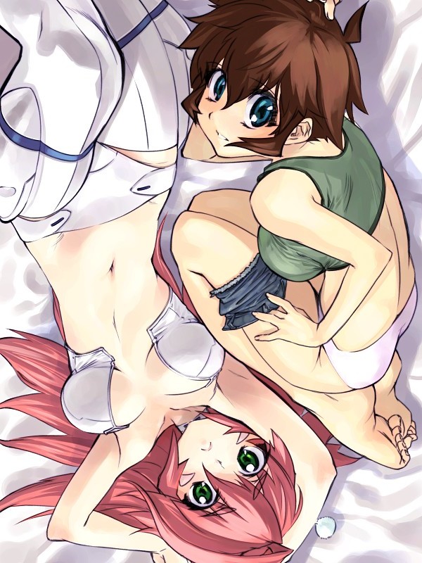 armpits arms_up barefoot bed blue_eyes breasts brown_hair bustier denim denim_shorts feet green_eyes kemeko_deluxe lingerie long_hair lying makihara_izumi medium_breasts mm_(kemeko_deluxe) multiple_girls panties pink_hair shimotsuki_eight short_hair shorts soles underwear