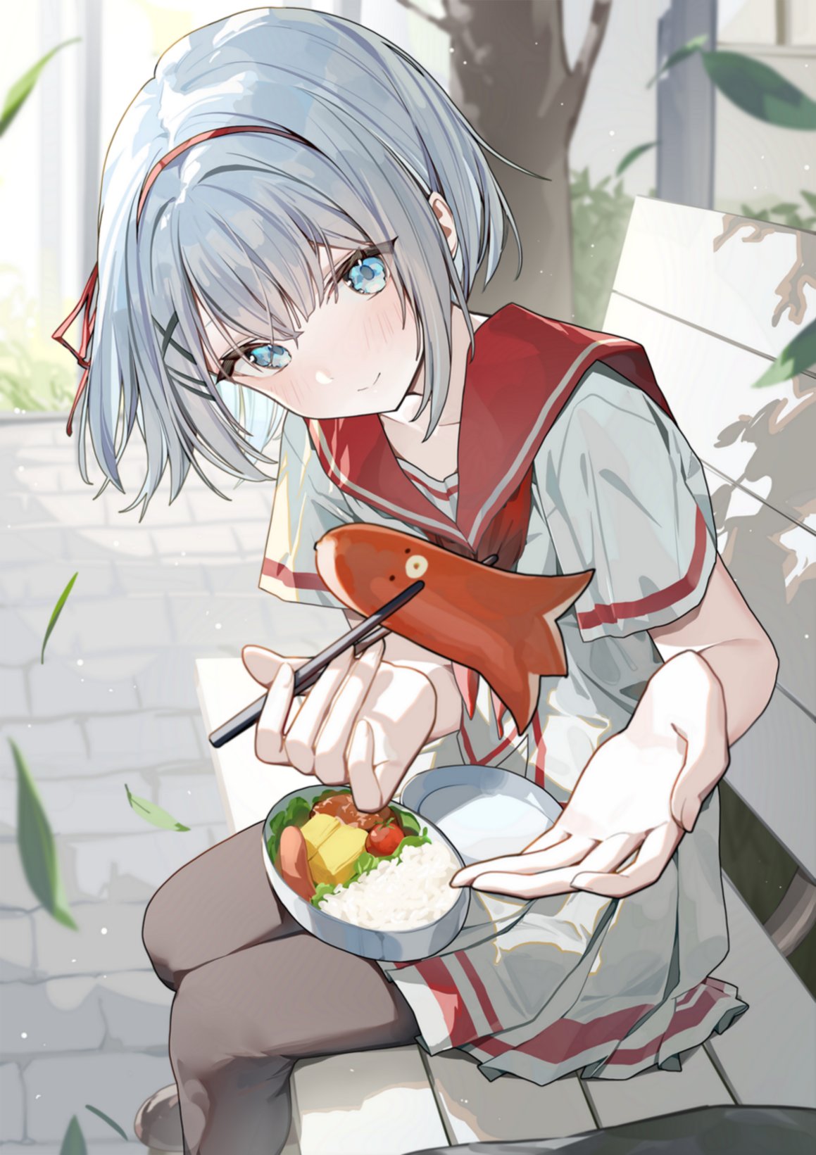 1girl bench bento black_pantyhose blue_eyes blush chopsticks closed_mouth commentary_request falling_leaves food grey_hair hair_ribbon highres holding holding_chopsticks leaf looking_at_viewer neckerchief ningen_mame omelet on_bench outdoors pantyhose park_bench pleated_skirt red_neckerchief red_ribbon red_sailor_collar ribbon sailor_collar sausage second-party_source shirt short_hair short_sleeves siesta_(tantei_wa_mou_shindeiru) sitting skirt smile solo tamagoyaki tantei_wa_mou_shindeiru white_shirt white_skirt