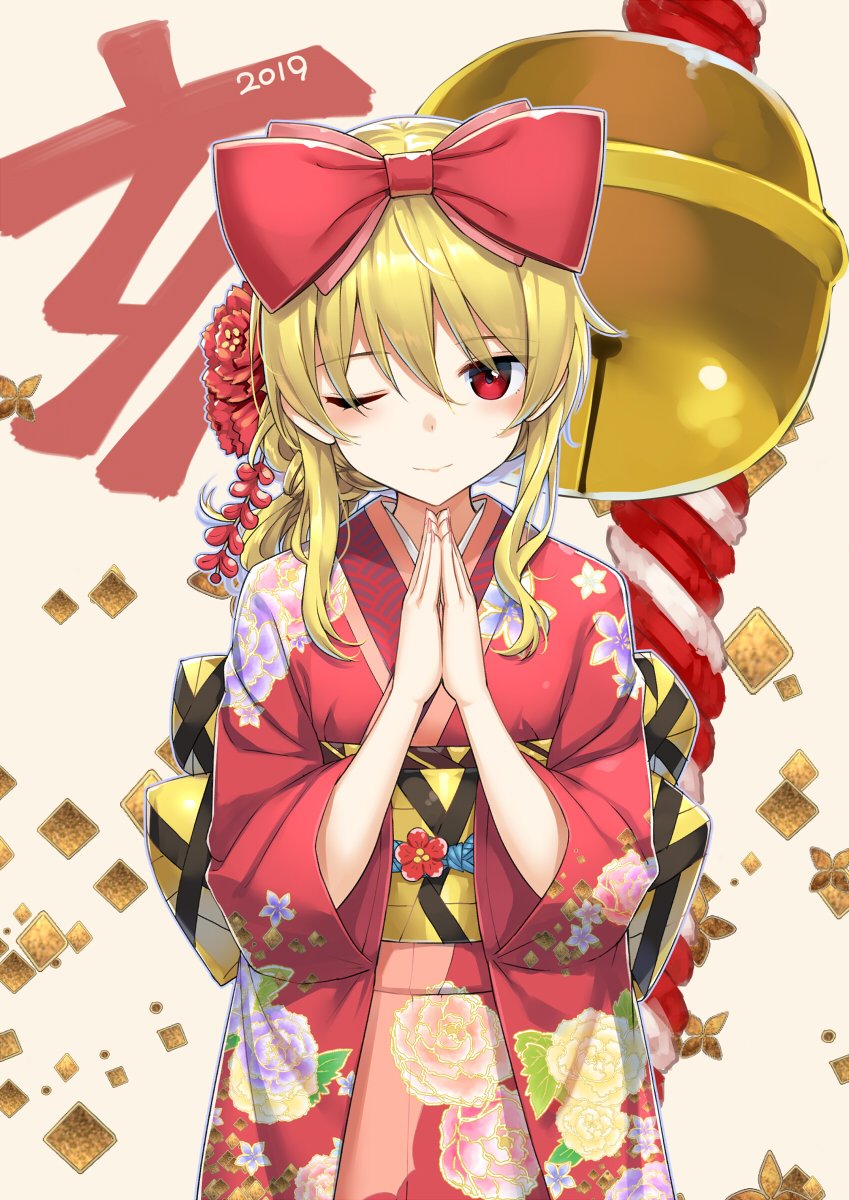 1girl 2019 arifureta_shokugyou_de_sekai_saikyou blonde_hair blush bow commentary_request eyebrows_visible_through_hair eyelashes floral_print flower hair_flower hair_ornament hair_ribbon hands_together hands_up head_tilt highres japanese_clothes kimono looking_at_viewer new_year obi one_eye_closed red_bow red_clothes red_eyes ribbon sash shrine_bell sidelocks smile solo takayaki wide_sleeves yue_(arifureta)