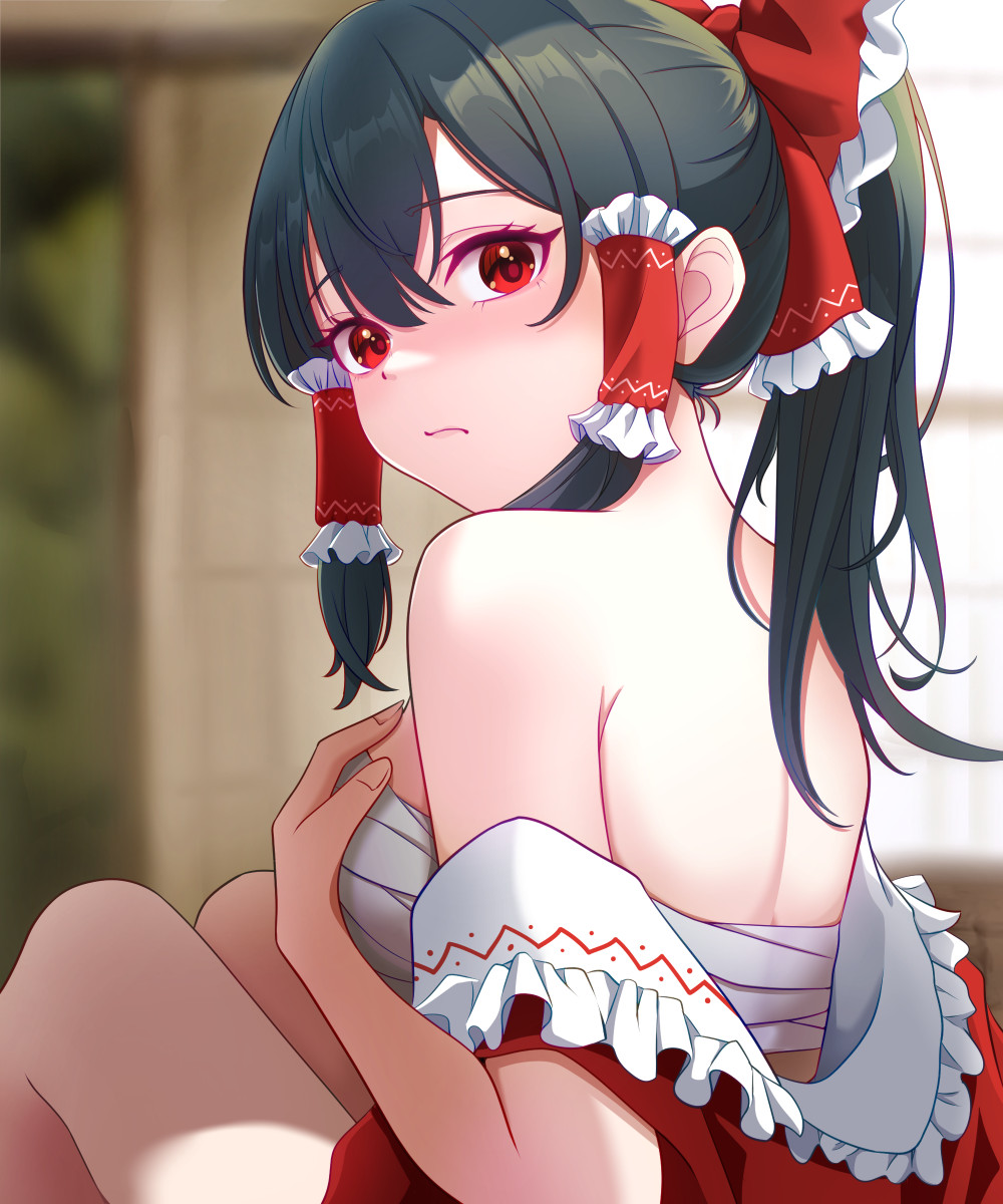 1girl back bare_shoulders black_hair bow breast_hold breasts chest_sarashi commentary_request embarrassed frills from_behind hair_bow hair_tubes hakurei_reimu highres indoors kisaragi_koushi looking_at_viewer looking_back medium_breasts partially_undressed ponytail red_bow red_eyes red_shirt sarashi shirt sitting solo touhou undressing