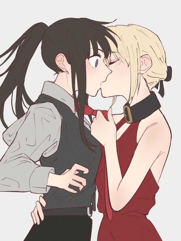 2girls backless_dress backless_outfit bare_arms black_hair black_ribbon black_vest blonde_hair closed_eyes collar collared_shirt commentary_request dress grey_background grey_shirt hair_ribbon hair_up hand_on_another's_waist inoue_takina kiss long_hair long_sleeves lycoris_recoil multiple_girls necktie necktie_grab neckwear_grab nishikigi_chisato ponytail purple_eyes red_dress red_necktie ribbon shiratama_draw shirt simple_background sleeveless sleeveless_dress upper_body vest yuri