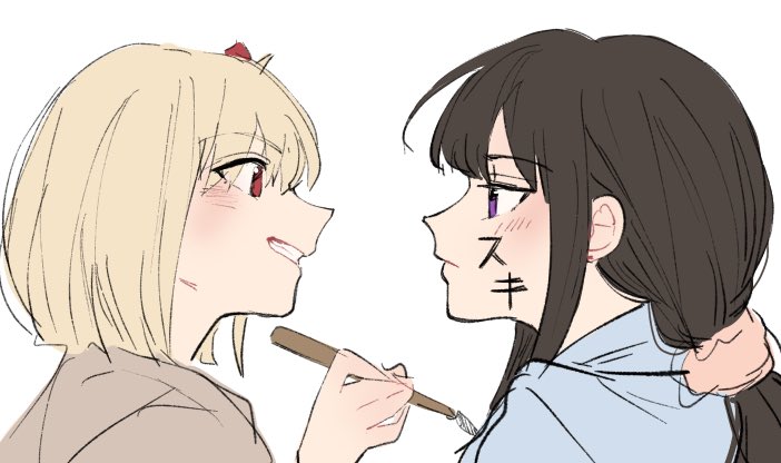 2girls black_hair blonde_hair blush brown_shirt closed_mouth commentary_request drawing_on_another's_face eye_contact from_side grin inoue_takina long_hair looking_at_another lycoris_recoil medium_hair multiple_girls nishikigi_chisato parted_lips profile purple_eyes red_eyes shiratama_draw shirt simple_background smile translation_request upper_body white_background