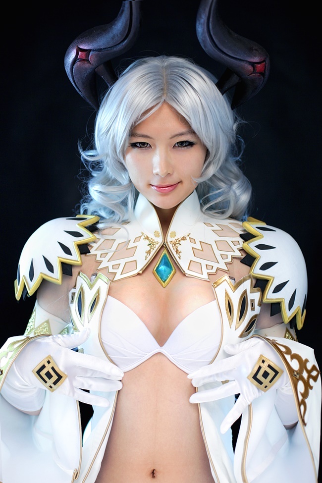 1girl breasts castanic castanic_(tera) cosplay female looking_at_viewer photo silver_hair simple_background solo tera_online
