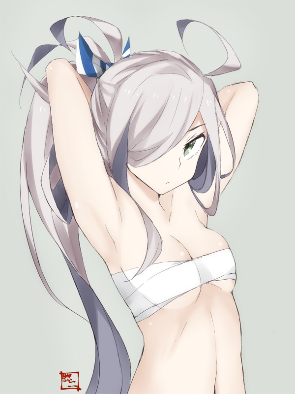 adjusting_hair ahoge arms_behind_head arms_up asashimo_(kantai_collection) breasts budget_sarashi cleavage closed_mouth green_eyes grey_background hair_over_one_eye hair_ribbon high_ponytail kantai_collection long_hair medium_breasts navel ribbon sarashi signature silver_hair simple_background solo souji striped striped_ribbon tying tying_hair underboob upper_body very_long_hair