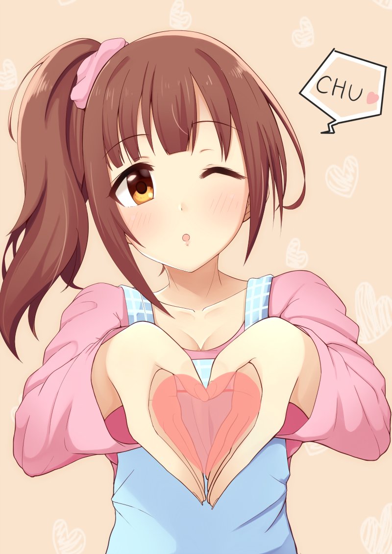 1girl apron blue_apron blush breasts brown_background brown_eyes brown_hair cleavage collarbone dot_nose hair_ornament hair_scrunchie hands_up heart heart_background heart_hands idolmaster idolmaster_cinderella_girls idolmaster_cinderella_girls_starlight_stage igarashi_kyoko long_hair long_sleeves looking_at_viewer medium_breasts one_eye_closed parted_lips pink_scrunchie pink_shirt scrunchie shirt side_ponytail smile solo speech_bubble suzutarou_gunsou upper_body