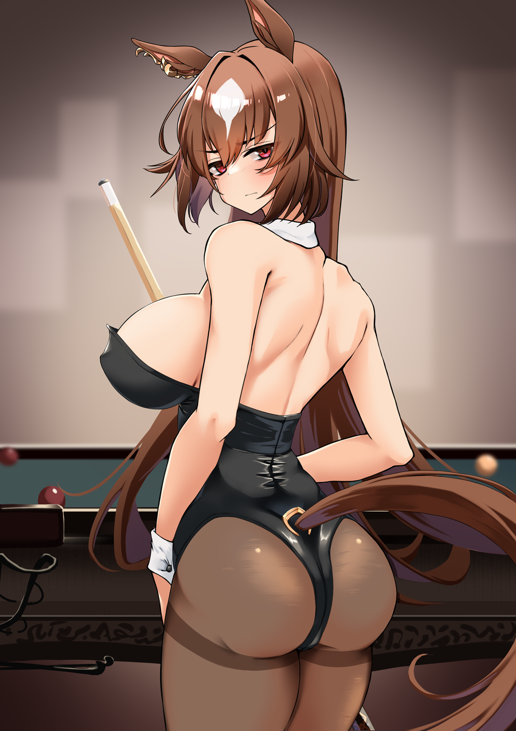 1girl animal_ears ass back ball bare_shoulders billiard_ball billiards black_leotard black_pantyhose breasts brown_hair cleavage commentary_request cue_stick detached_collar ear_ornament from_behind grey_background hair_between_eyes highres horse_ears horse_girl horse_tail komb large_breasts leotard long_hair looking_at_viewer looking_back multicolored_hair nontraditional_playboy_bunny pantyhose pool_table red_eyes simple_background sirius_symboli_(umamusume) solo strapless strapless_leotard streaked_hair table tail tail_through_clothes umamusume white_hair wrist_cuffs