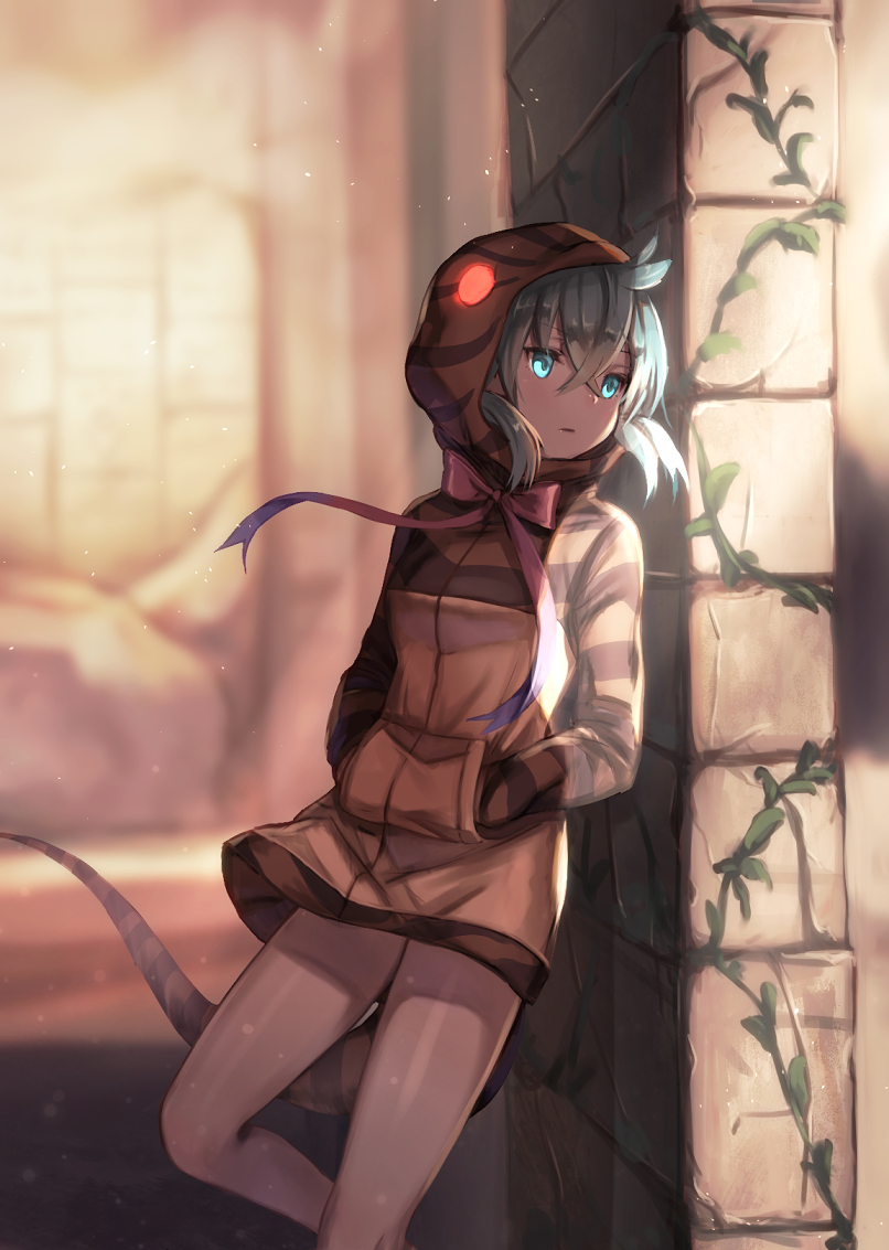 :/ against_wall aqua_eyes aqua_hair blurry closed_mouth depth_of_field dolce_(dolsuke) eyebrows_visible_through_hair from_side glowing glowing_eye hair_between_eyes hands_in_pockets hood hoodie kemono_friends leaning looking_to_the_side plant red_eyes snake_tail solo standing stone_wall tail tsuchinoko_(kemono_friends) vines wall