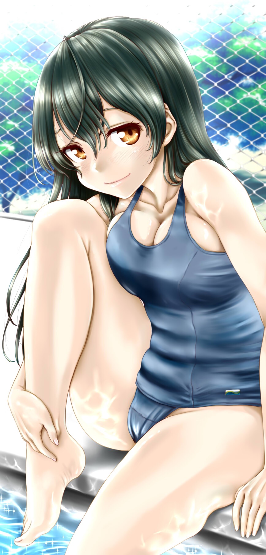atchy barefoot black_hair blush breasts brown_eyes chain-link_fence cleavage commentary_request fence highres large_breasts long_hair looking_at_viewer one-piece_swimsuit original school_swimsuit smile solo swimsuit wet wet_clothes
