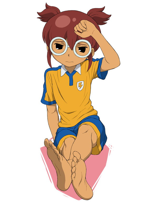 1boy barefoot blush feet glasses hayami_tsurumasa inazuma_eleven inazuma_eleven_(series) inazuma_eleven_go male_focus red_hair shota soccer_uniform solo white_background yamamiya_hiroshi young