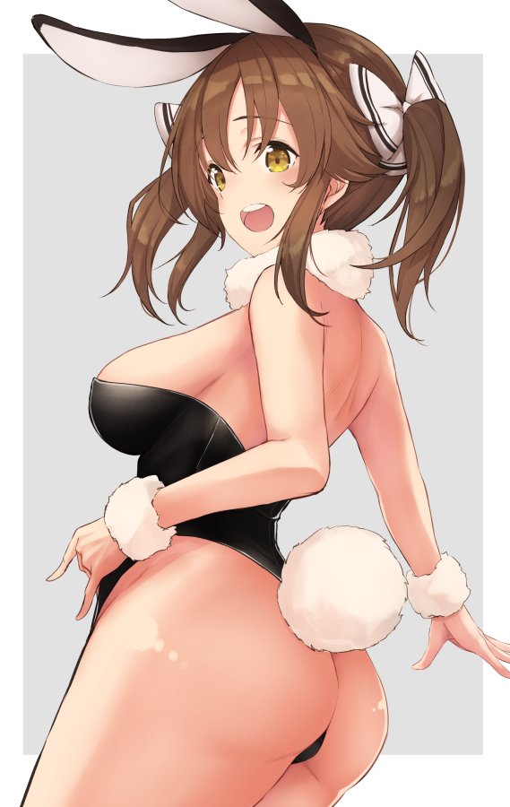 animal_ears anza_tomo ass back bangs bare_shoulders blush border bow breasts brown_hair bunny_ears bunny_tail bunnysuit commentary_request detached_collar fur_collar grey_background hair_bow idolmaster idolmaster_cinderella_girls large_breasts leotard looking_back open_mouth sideboob sidelocks simple_background smile solo tail totoki_airi twintails white_border wrist_cuffs yellow_eyes