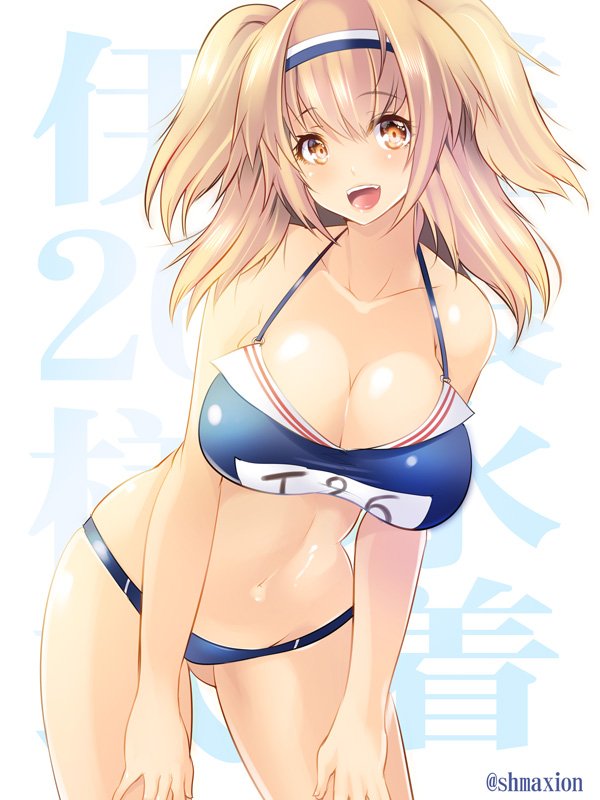 :d adapted_costume artist_name background_text bikini breasts cleavage eyebrows_visible_through_hair hairband hands_on_own_thighs i-26_(kantai_collection) kantai_collection large_breasts leaning_forward light_brown_eyes light_brown_hair long_hair looking_at_viewer maki_(seventh_heaven_maxion) name_tag navel nontraditional_school_swimsuit open_mouth sailor_collar school_swimsuit smile solo swimsuit teeth twitter_username two-tone_hairband two_side_up