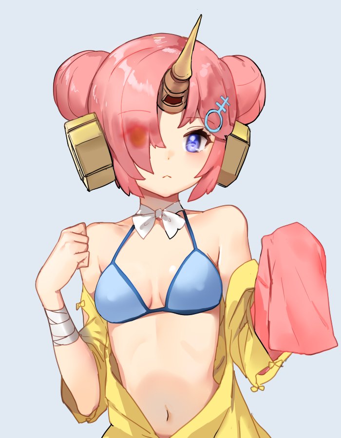 :&lt; bandaged_arm bandages bare_shoulders bikini_top blue_background blue_bikini_top blue_eyes choker closed_mouth double_bun expressionless eyebrows_visible_through_hair eyes_visible_through_hair fate/apocrypha fate/grand_order fate_(series) frankenstein's_monster_(fate) frankenstein's_monster_(swimsuit_saber)_(fate) hair_ornament hair_over_one_eye headgear horn looking_at_viewer navel off_shoulder pink_hair ribbon_choker shovelwell simple_background sleeves_past_wrists solo