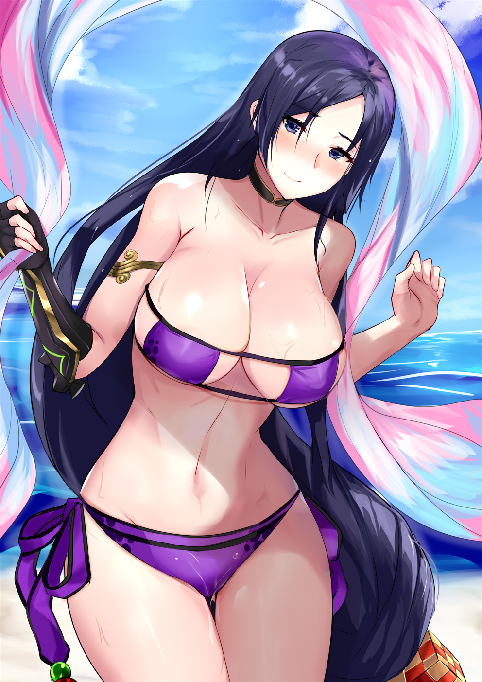 arm_guards armlet bangs bare_shoulders beach beads bikini black_gloves blue_sky blush breasts choker cleavage collarbone commentary_request day elbow_gloves eyepatch_bikini fate/grand_order fate_(series) fingerless_gloves gloves haik hands_up highres hips large_breasts long_hair looking_at_viewer low-tied_long_hair minamoto_no_raikou_(fate/grand_order) minamoto_no_raikou_(swimsuit_lancer)_(fate) navel ocean outdoors parted_bangs purple_bikini purple_eyes purple_hair sash side-tie_bikini single_glove sky smile solo swimsuit thighs very_long_hair wet