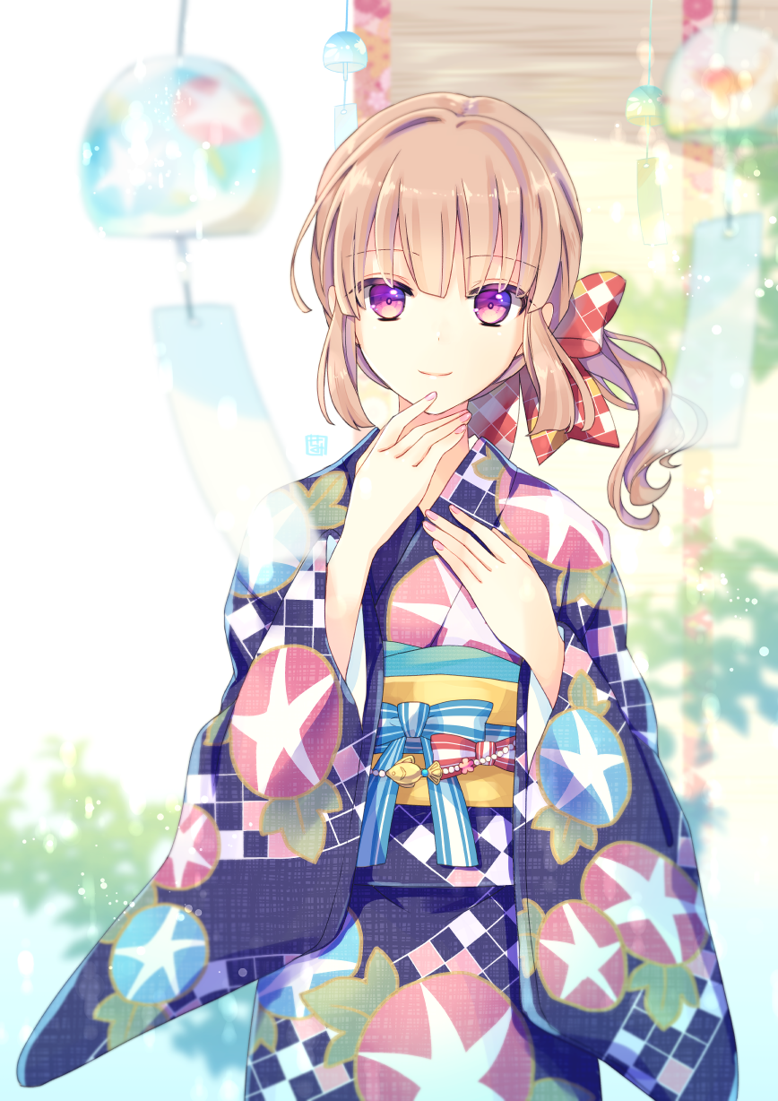 bangs blurry bow brown_hair closed_mouth commentary_request cowboy_shot depth_of_field goma_(11zihisin) hair_bow highres japanese_clothes kimono long_hair looking_at_viewer male_focus obi original otoko_no_ko pink_eyes sash smile solo wide_sleeves wind_chime yukata