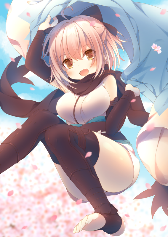 :d ahoge anju_(mocomocousagi) black_bow black_gloves black_legwear blonde_hair bow breasts commentary_request elbow_gloves fate/grand_order fate_(series) gloves hair_bow japanese_clothes kimono large_breasts looking_at_viewer okita_souji_(fate) okita_souji_(fate)_(all) open_mouth partly_fingerless_gloves short_kimono smile solo thighhighs yellow_eyes