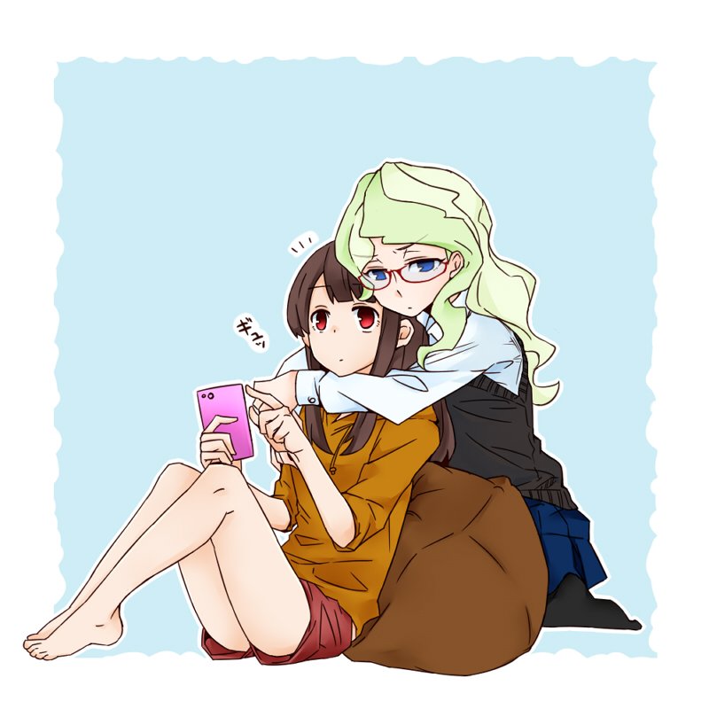 bare_legs barefoot cellphone commentary cushion diana_cavendish eyebrows_visible_through_hair glasses hood hoodie hug hug_from_behind kagari_atsuko little_witch_academia multiple_girls no_shoes phone raisun shorts sweater_vest translation_request yuri