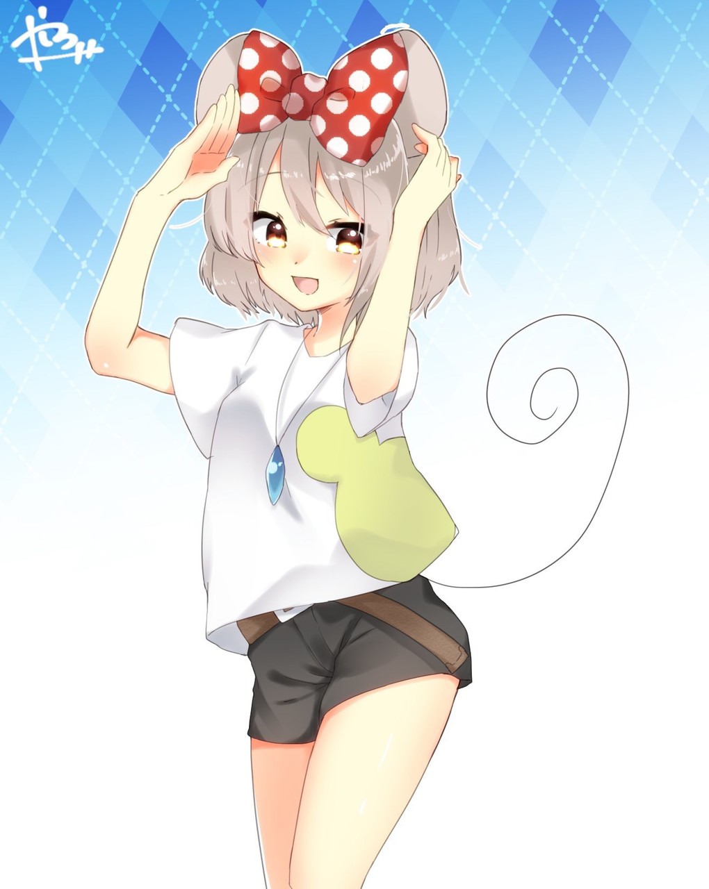 :d abe_suke alternate_costume animal_ears arms_up bangs belt black_shorts blush bow brown_eyes cowboy_shot eyebrows_visible_through_hair grey_hair hair_bow highres jewelry looking_at_viewer mouse_ears mouse_tail nazrin necklace open_mouth polka_dot polka_dot_bow shirt short_hair short_sleeves shorts signature smile solo tail touhou white_shirt