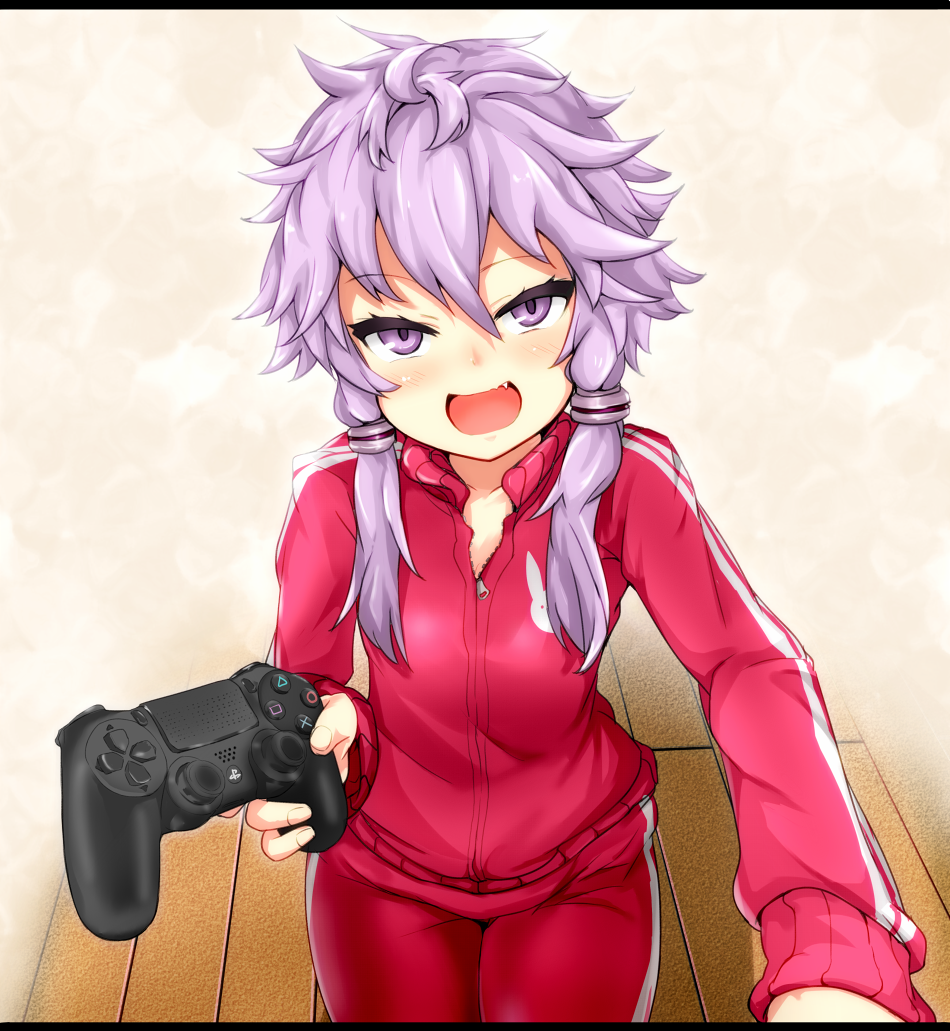 alternate_costume controller fang game_controller hair_between_eyes hair_ornament holding long_sleeves looking_at_viewer low_twintails messy_hair open_mouth playstation_controller purple_eyes purple_hair red_track_suit short_hair_with_long_locks smile solo track_suit twintails vocaloid voiceroid wooden_floor yarareimu yuzuki_yukari zipper zipper_pull_tab