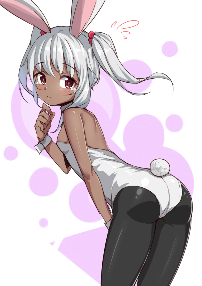 animal_ears ass bunny_ears bunny_girl bunny_tail bunnysuit commentary dark_skin eyebrows_visible_through_hair flying_sweatdrops freckles grey_hair hand_up light_blush looking_at_viewer looking_back original purple_background saiste silver_hair tail tan tearing_up twintails white_background wrist_cuffs