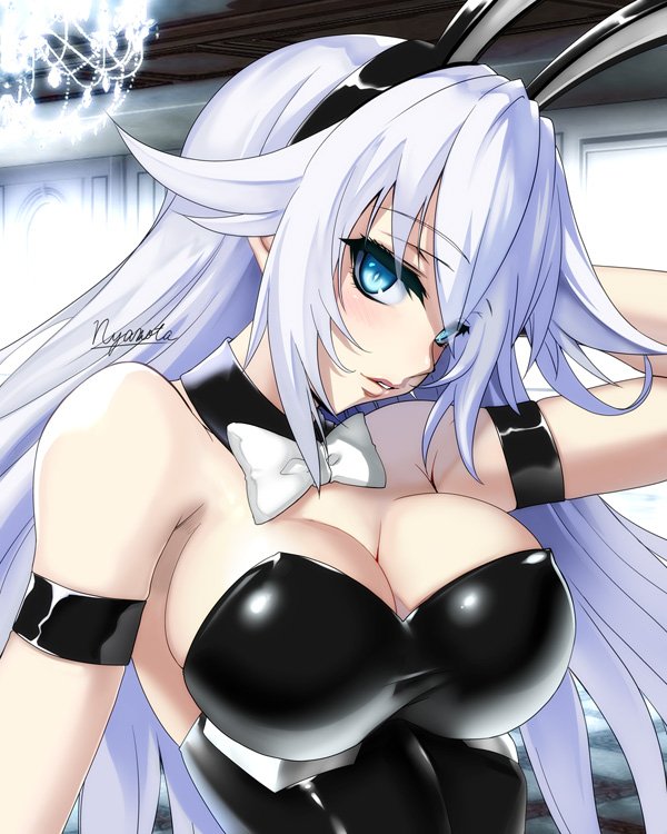 1girl animal_ears aqua_eyes bare_shoulders black_heart blush bow bowtie breasts bunny_ears bunnysuit choujigen_game_neptune cleavage detached_collar female large_breasts long_hair looking_at_viewer noire nyamota_(noraneko_koubou) parted_lips pose solo tied_hair upper_body white_hair wink
