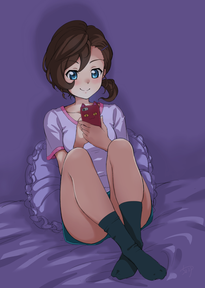 bed_sheet blue_eyes brown_hair chocokin full_body gegege_no_kitarou green_shorts hair_ornament hairclip inuyama_mana legs on_bed phone pillow shirt short_sleeves shorts sitting smile socks