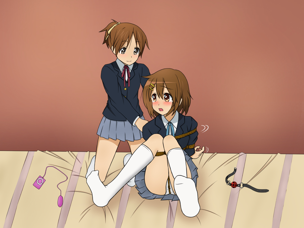 ball_gag bondage bound brown_eyes brown_hair female femdom femsub femuto hairclip hirasawa_ui hirasawa_yui k-on! school_uniform short_hair socks tagme vibrator white_socks