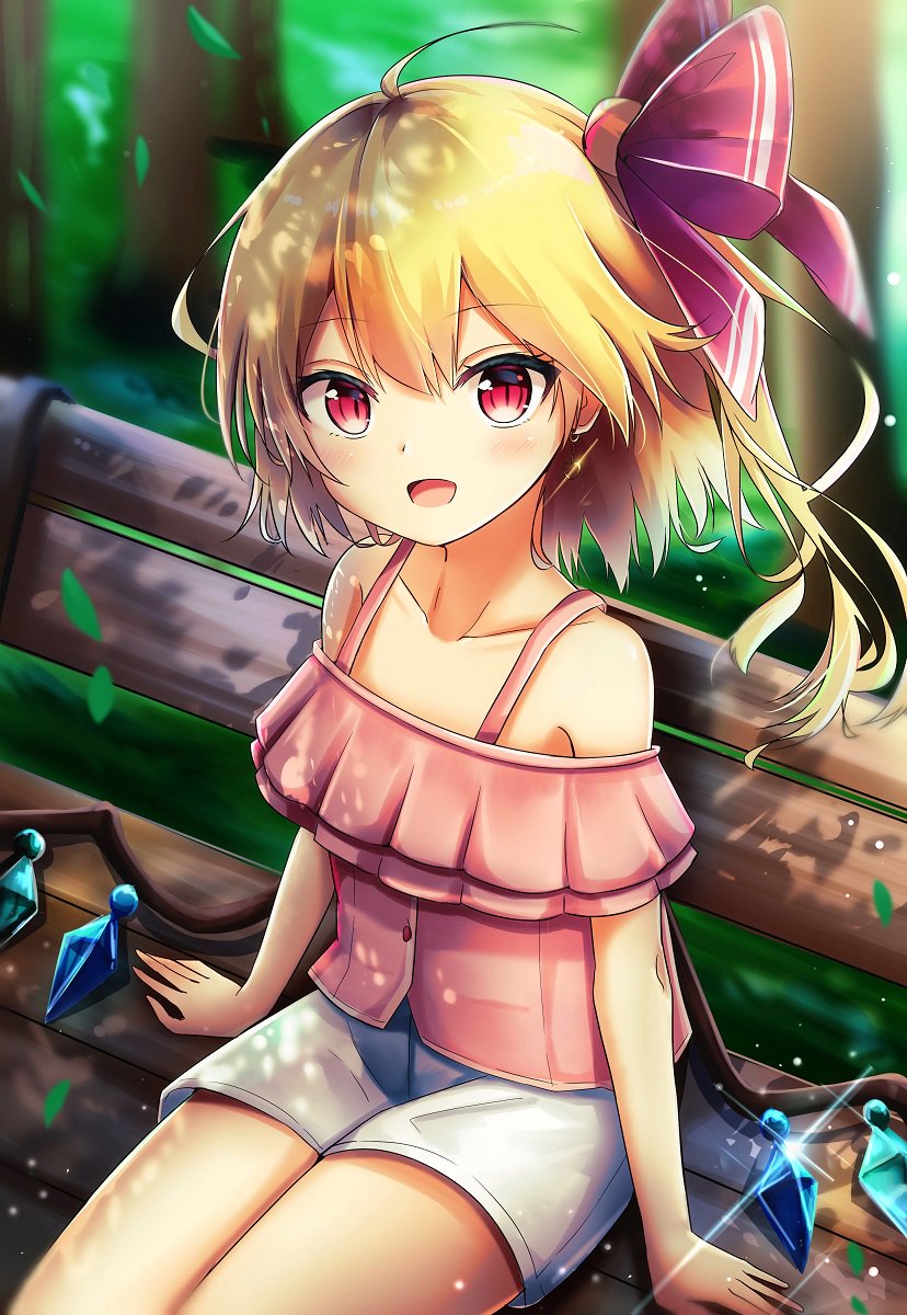 ahoge bare_shoulders bench blonde_hair blurry blurry_background blush casual collarbone commentary contemporary crystal eyebrows_visible_through_hair flandre_scarlet hair_ribbon highres leaf looking_at_viewer no_hat no_headwear off-shoulder_shirt off_shoulder open_mouth pink_shirt red_eyes red_ribbon renka_(cloudsaikou) ribbon shirt short_hair short_shorts shorts side_ponytail sitting smile solo thighs touhou tree white_shorts wings