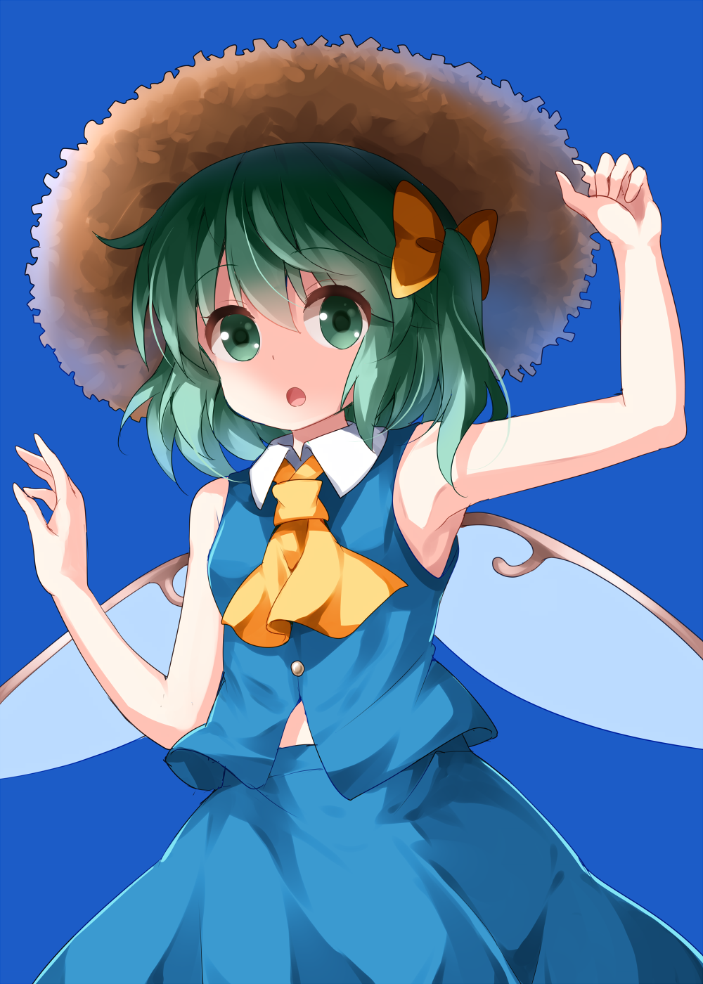 :o arm_up armpits ascot bare_arms bare_shoulders blue_background blue_skirt blue_vest bow breasts brown_hat commentary_request cowboy_shot daiyousei eyebrows_visible_through_hair fairy_wings green_eyes green_hair hair_between_eyes hair_bow hand_up hat highres looking_at_viewer midriff_peek one_side_up open_mouth ruu_(tksymkw) short_hair simple_background skirt sleeveless small_breasts solo touhou vest wing_collar wings yellow_bow yellow_neckwear