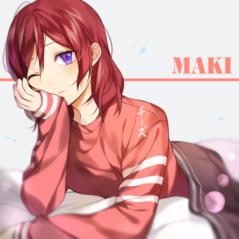artist_name bad_id bad_pixiv_id bangs bed_sheet character_name chi_zu_crazy eyebrows_visible_through_hair eyes grey_background hair_between_eyes looking_at_viewer love_live! love_live!_school_idol_project lying nishikino_maki on_stomach one_eye_closed purple_eyes red_hair red_shirt shirt short_hair solo swept_bangs under_covers