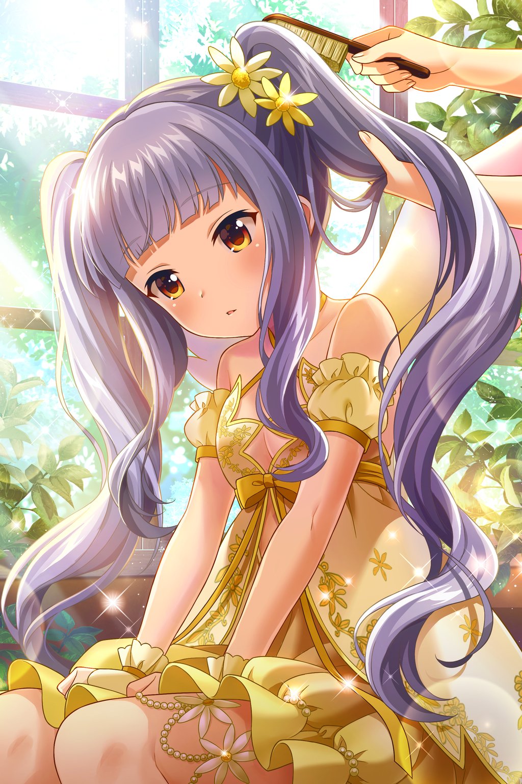 alternative_girls bangs bare_shoulders blunt_bangs blush breasts combing day detached_sleeves dress eyebrows_visible_through_hair flower gloves grey_hair hair_flower hair_ornament highres hiiragi_tsumugi holding_comb indoors long_hair official_art parted_lips plant puffy_detached_sleeves puffy_short_sleeves puffy_sleeves short_sleeves sitting small_breasts twintails very_long_hair yellow_dress yellow_eyes yellow_flower yellow_gloves
