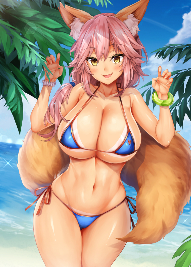 animal_ear_fluff animal_ears bangs bare_shoulders beach bikini blue_bikini blue_sky blush bracelet breasts claw_pose cleavage cloud collarbone commentary day fang fate/extra fate/grand_order fate_(series) fox_ears fox_tail hair_between_eyes hips jewelry large_breasts long_hair looking_at_viewer md5_mismatch navel ocean oni-noboru open_mouth outdoors palm_tree paw_pose pink_hair side-tie_bikini sky smile solo standing swimsuit tail tamamo_(fate)_(all) tamamo_no_mae_(swimsuit_lancer)_(fate) tan tanline thighs tree wide_hips yellow_eyes