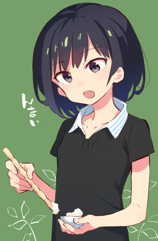 aki_poi bamboo bangs black_eyes black_hair black_shirt bowl collarbone collared_shirt commentary_request eyebrows_visible_through_hair green_background head_tilt holding holding_bowl original polo_shirt shirt short_hair short_sleeves solo translation_request upper_body