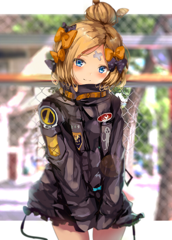 abigail_williams_(fate/grand_order) bangs black_bow black_jacket blonde_hair blue_eyes blurry blurry_background blush bow chain-link_fence closed_mouth commentary_request crossed_bandaids day depth_of_field eyebrows_visible_through_hair fate/grand_order fate_(series) fence hair_bow hair_bun head_tilt heroic_spirit_traveling_outfit jacket long_hair long_sleeves looking_at_viewer orange_bow outdoors parted_bangs polka_dot polka_dot_bow pon_(ponidrop) sleeves_past_fingers sleeves_past_wrists smile solo tree