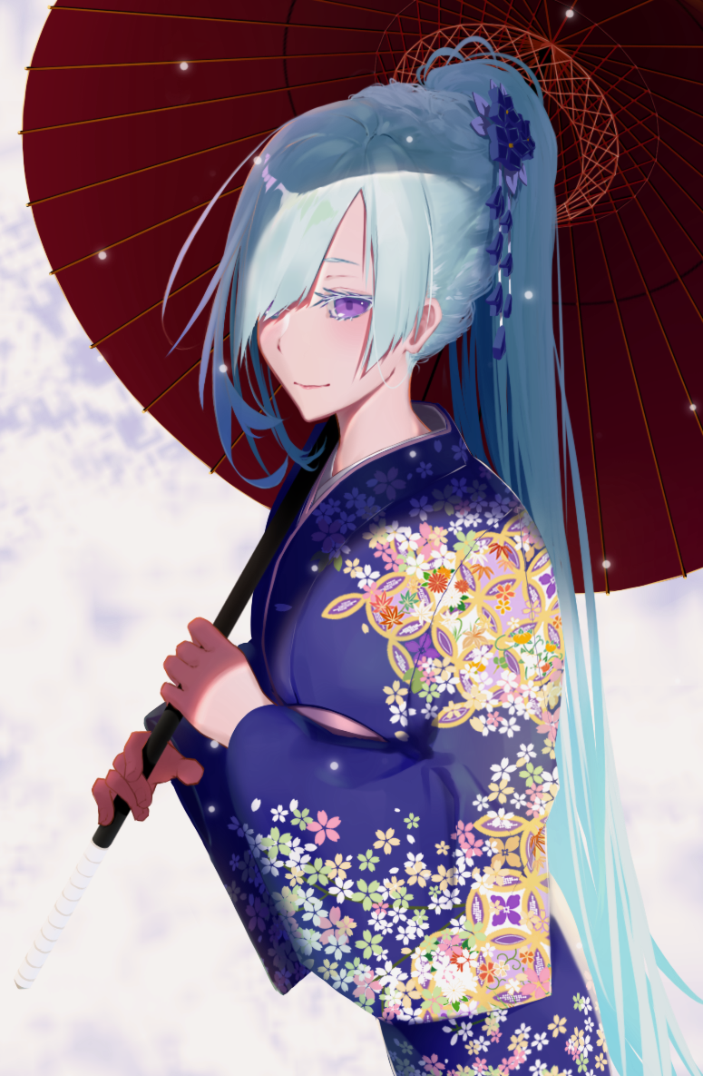 aqua_hair blue_kimono brynhildr_(fate) closed_mouth commentary fate/prototype fate/prototype:_fragments_of_blue_and_silver fate_(series) fingernails holding holding_umbrella japanese_clothes kimono long_hair long_sleeves looking_at_viewer oriental_umbrella patterned_clothing ponytail purple_eyes shiny shiny_hair smile snow snowflakes snowing solo suguru_(a129214673) symbol_commentary umbrella very_long_hair