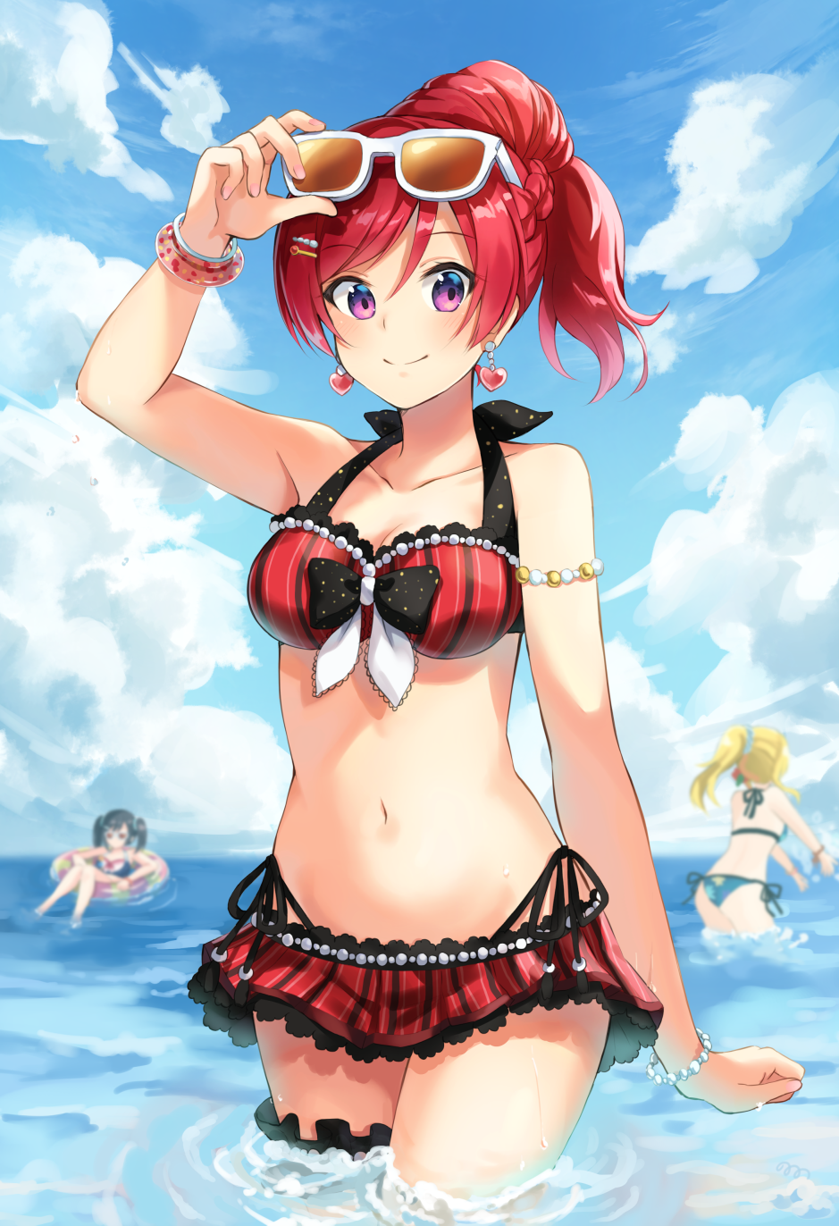 afloat alternate_hairstyle armlet ass ayase_eli bikini bikini_skirt black_hair blonde_hair blue_sky blush bracelet braid breasts cleavage closed_mouth cloud collarbone commentary_request day earrings eyewear_on_head french_braid front-tie_top garters hair_ornament hairclip highres horizon innertube jewelry long_hair looking_at_viewer love_live! love_live!_school_idol_project multiple_girls navel nishikino_maki nonono ocean outdoors partially_submerged ponytail purple_eyes red_bikini red_hair red_skirt short_hair side-tie_bikini skirt sky smile standing sunglasses swimsuit twintails wading water wet yazawa_nico